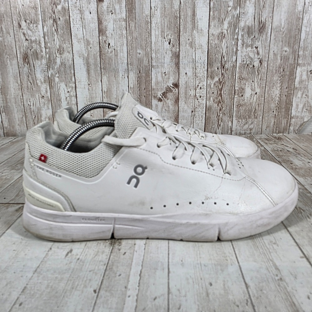 On Running The Roger Advantage White Vegan Leather Tennis Sneakers Mens 10.5